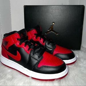 Jordan 1 Mid 5Y / 6.5W | BRAND NEW
